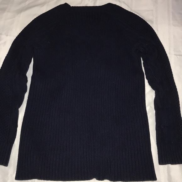 Beautiful sweater - Picture 9 of 9